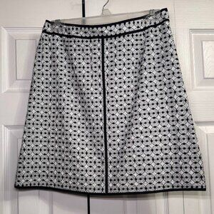 TALBOTS Petite 100% Cotton A Line Skirt Lined Back & White Circles Women's 8 EUC